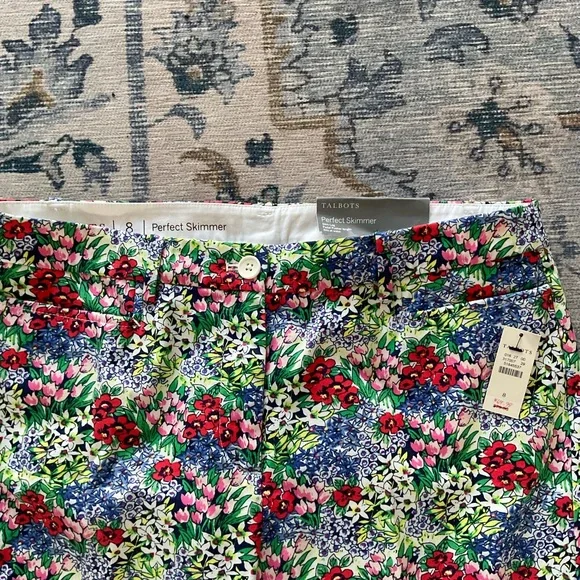 Talbots women’s floral skimmer pants 8 NWT - Picture 2 of 2